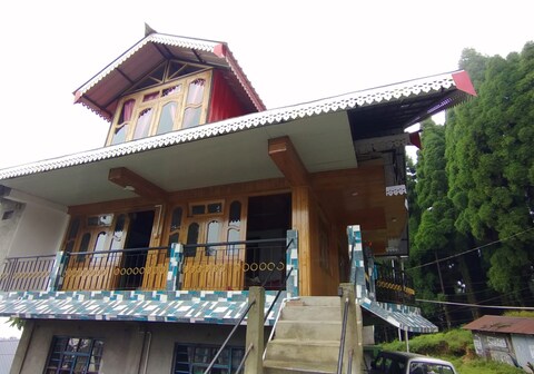 GIRI PINE HOMESTAY.