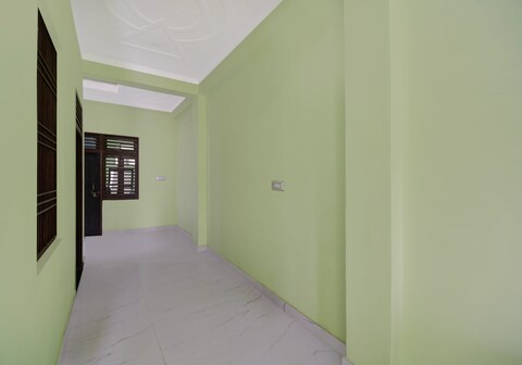 SPOT ON Hotel The Baithak & Restaurant