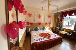Hotel Snow Mountain Mall Road Manali, Manali Hotel Snow Mountain Mall Road Manali, Manali