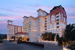Sheraton Grand, Pune Sheraton Grand, Pune