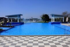 MAK Club Banyan Tree Retreat, Hyderabad MAK Club Banyan Tree Retreat, Hyderabad