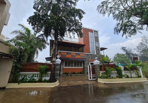 Krishna Bungalow| 6 BHK Pool Villa