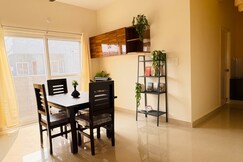 Yana: 3Bhk Apartment: WiFi AC Smart Tv Kitchen, Hyderabad Yana: 3Bhk Apartment: WiFi AC Smart Tv Kitchen, Hyderabad