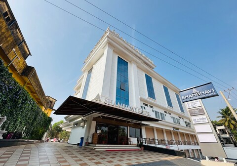 Shambhavi Hotel And Convention Centre