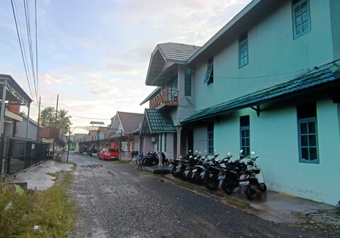 Hotel O Wisma Parakita Syariah Near RS Faisal Patalasang