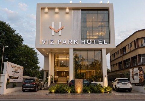 Viz Park Hotel - Business Hotel & Banquet, GIDC Anand