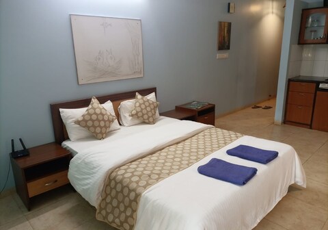 Riviera Hermitage Lawn View