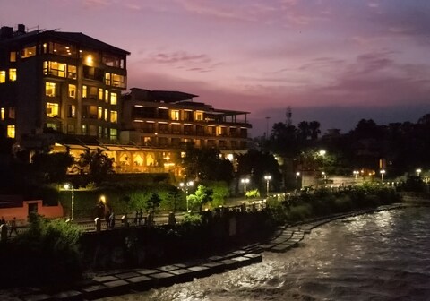 GANGA KINARE- A Riverside Boutique Resort