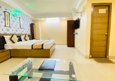 Hotel Rupam Tower