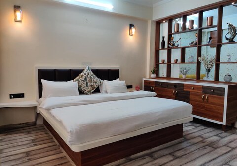Shanti Villas - 1BHK Luxury Home Stay Apartment