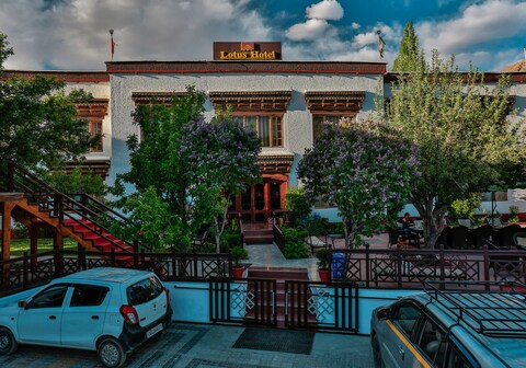 Lotus Hotel