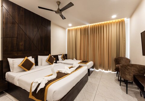 Hotel Aksh Inn