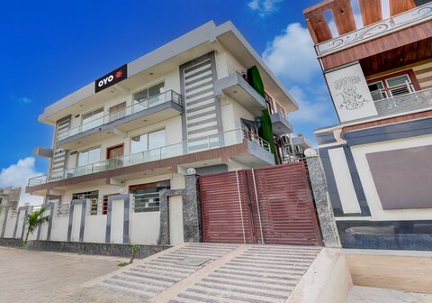 Hotel O The Grand Luxury