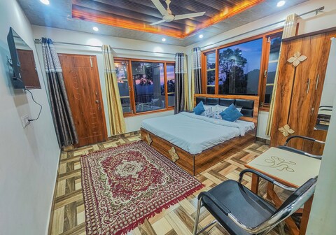 Kasauli Evergreen Homestay