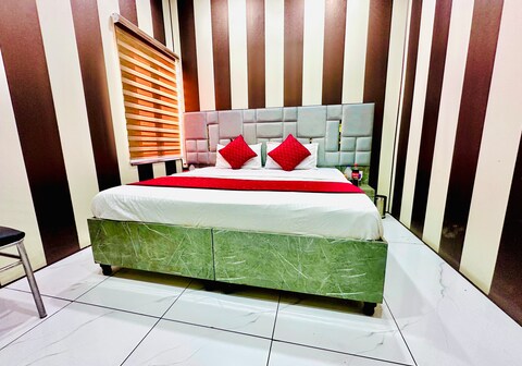 Hotel Star Inn