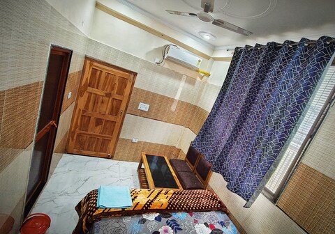 Rokadiya Hanuman Mandir guest house