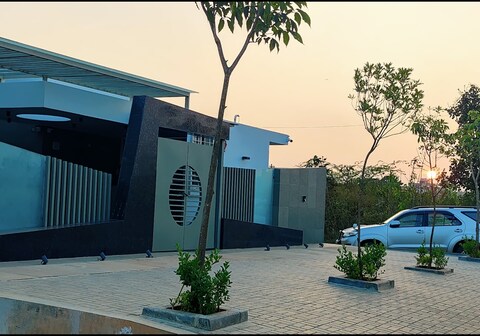 S R Private Pool Suites