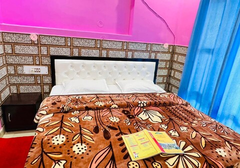 Hotel By The Way By WB Inn