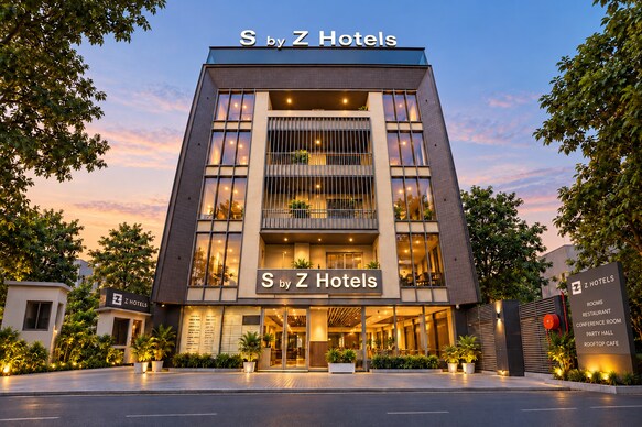 S by Z Hotels, Baani Square
