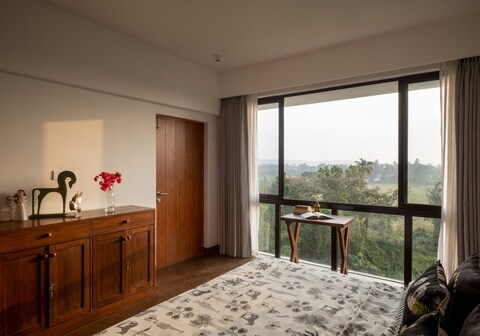 tisyastays | Sea La Vie 3BHK Penthouse Pvt Pool, 5mins to beach