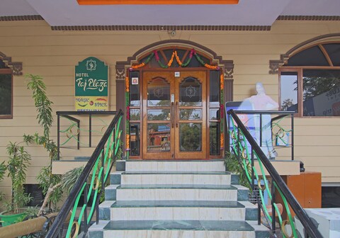 Hotel Taj Plaza