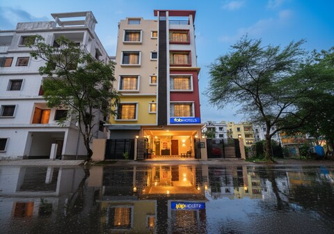 FabHotel Amar Raj Inn - Nr. Newtown Bus Stand