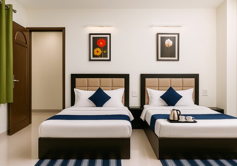 Lajja Palace, Harki Pauri-Railway Stn Road