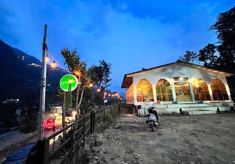 green hills resort guptakashi