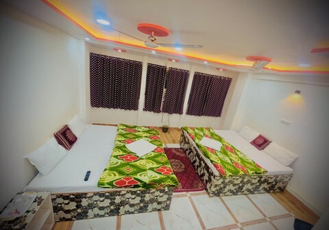 Bebi Palace Varanasi