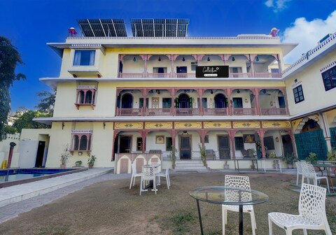 Collection O Mall Of Jaipur Formerly Madhu Pushp Bhawan