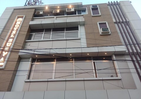 Hotel Surya Shelter
