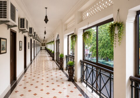 Central Hotel