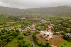 Hotel Manik Moti (Opp. Bhushi Dam), Lonavala, Wadgaon Hotel Manik Moti (Opp. Bhushi Dam), Lonavala, Wadgaon
