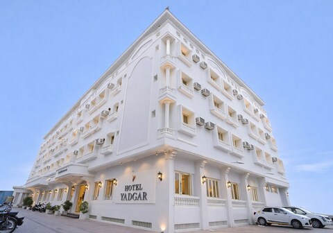 Hotel Yadgar