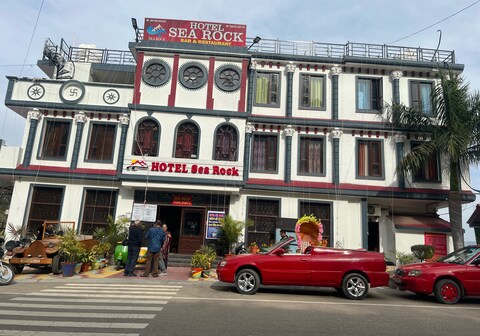 HOTEL SEA ROCK