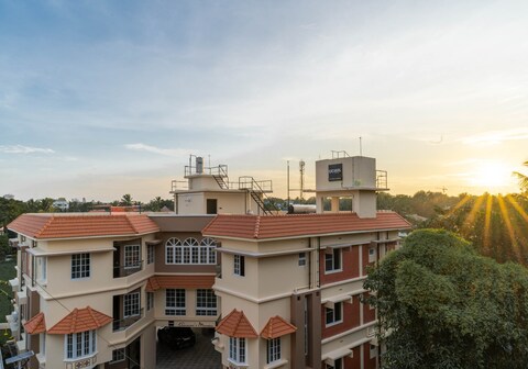 Amminis Mansion by Doris, 3km from VadakumnathanTemple