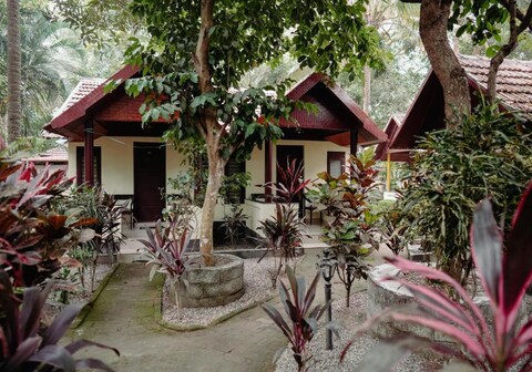 Savithri Inn Cottages