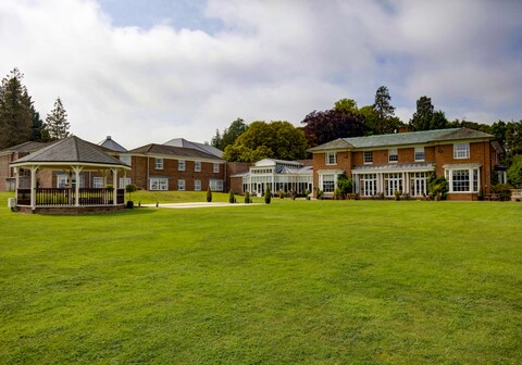 B/W Plus Kenwick Park Hotel