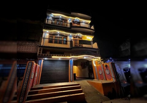 Vatsalya Bhawan | 500m from Ram Temple