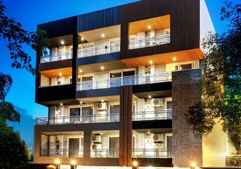 Perch Arbor Cyber City