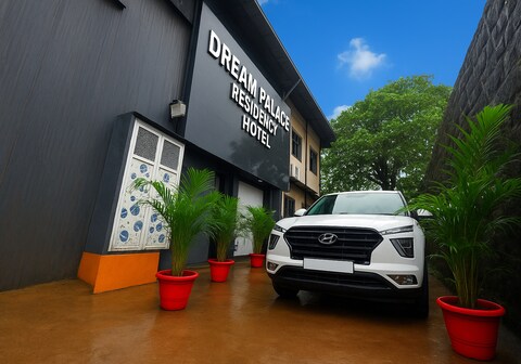 Hotel Dream Palace Near US Consulate, Bandra Kurla Complex (BKC), Mumbai