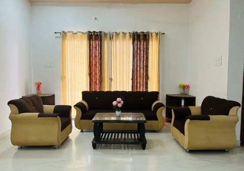 Prem Ratan 3 BHK Aaprtment