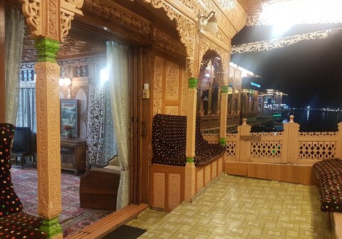 New Soul Kiss Group of Houseboats