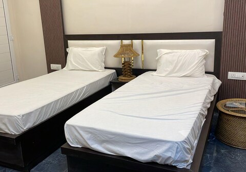 India Hotel and Restaurant