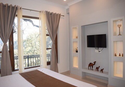 Sarin's State Side 'Mistvillle'- 800Mtrs from Mall Road