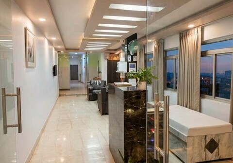 Hotel Embassy