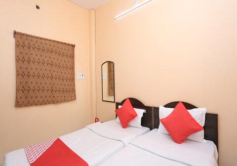 M K Mayur Guest House