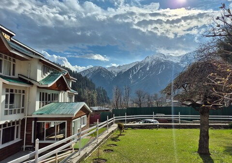 Hotel Maharaja Palace - Riverside Luxury