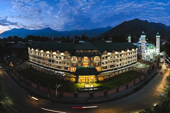 Hotel The Dewan by Royal NaQash