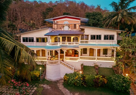 Sea Esta Resort and Cafe, Kashid Beach